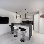 Royal House 2 * Pašman