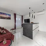 Villa Royal House 2 *